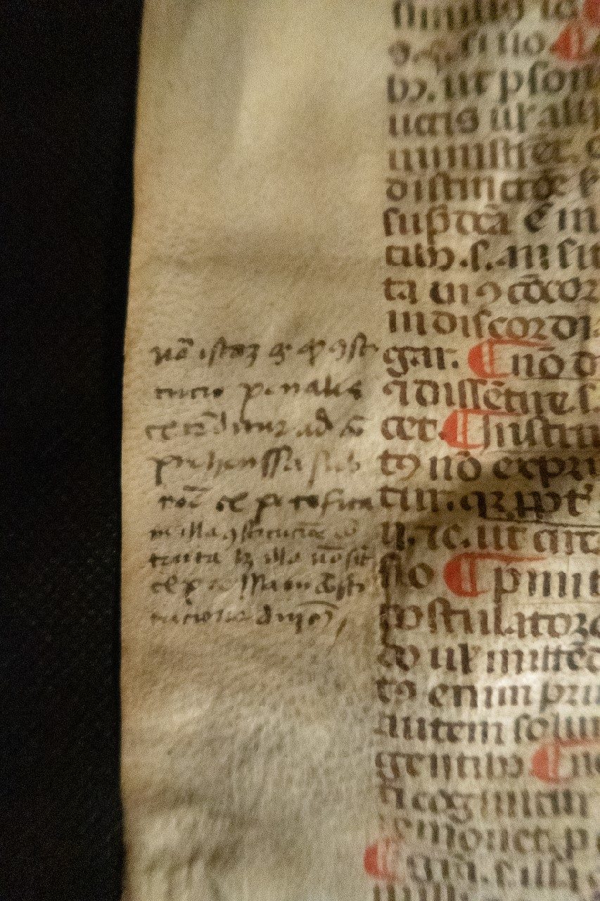 [Pope Boniface] Leaf from Sextus Liber Decretalium – early C14th