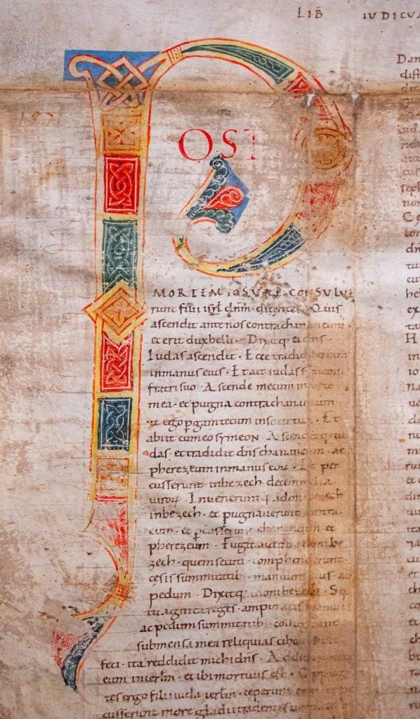 Huge ‘Atlantic’ Bible leaf with an impressive initial opening the Book of Judges, Italy, c.1100
