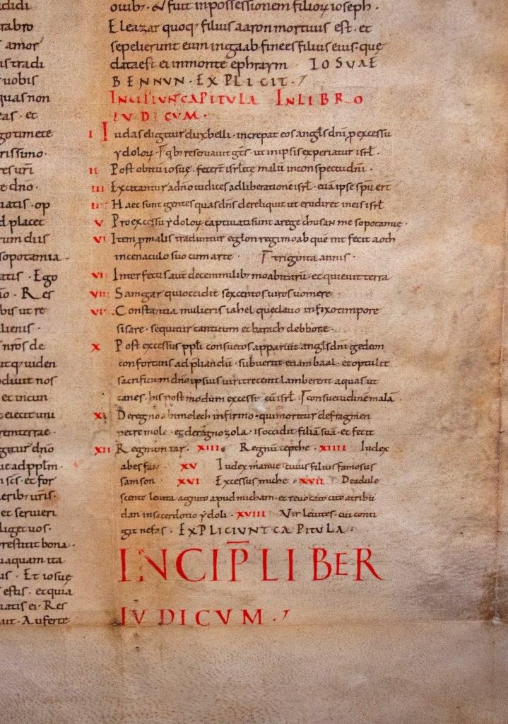 Huge ‘Atlantic’ Bible leaf with an impressive initial opening the Book of Judges, Italy, c.1100