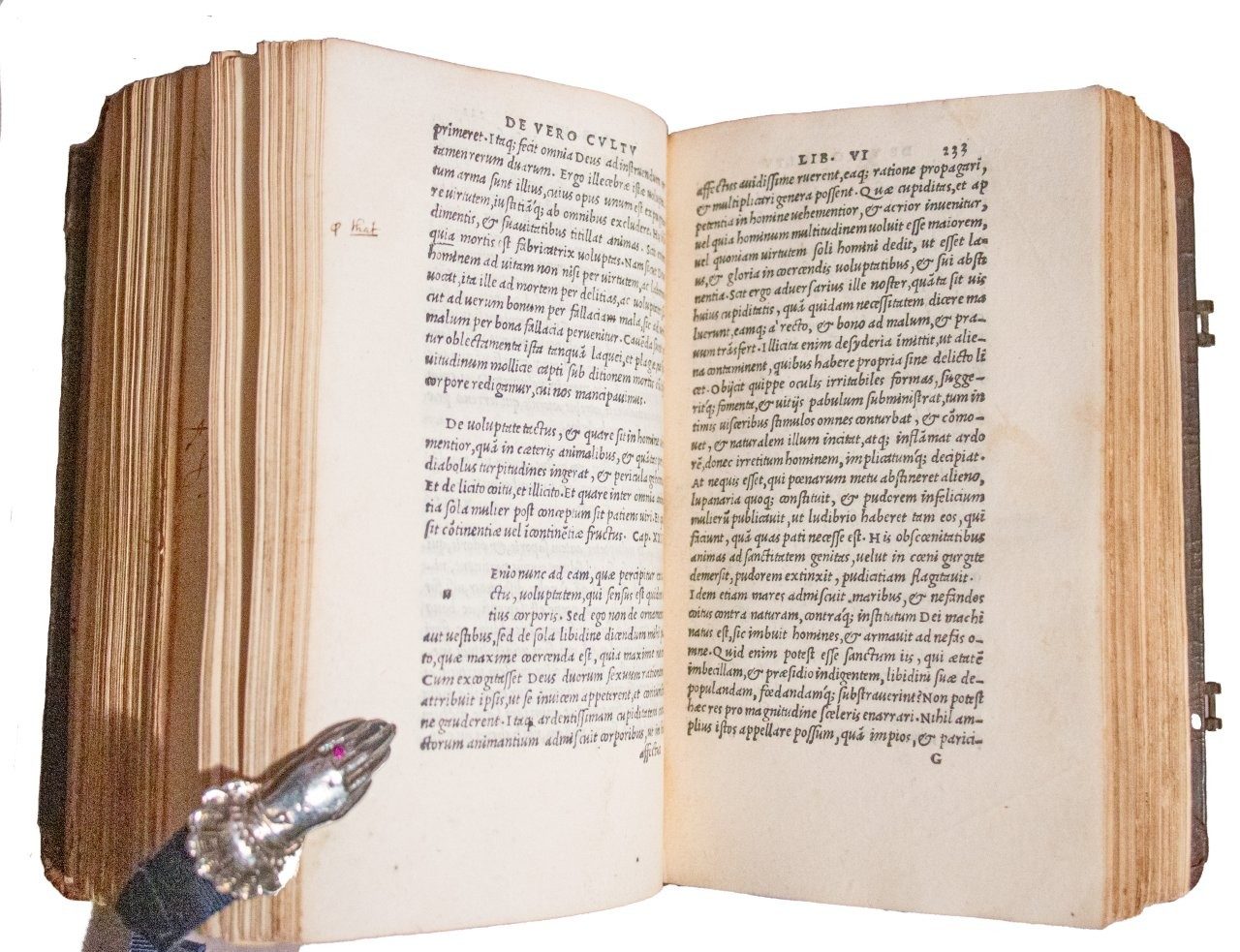 Early English binding c.1530 by James Gaver on 1515 Aldine Lactantius