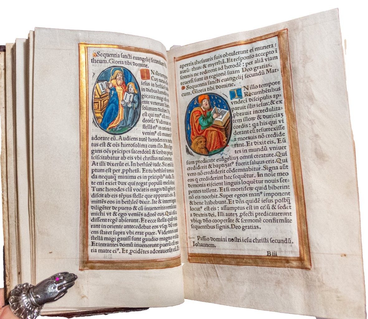 Gorgeous Book of Hours printed on vellum; Germain Hardouin with 16 large and 25 smaller illuminations c.1520