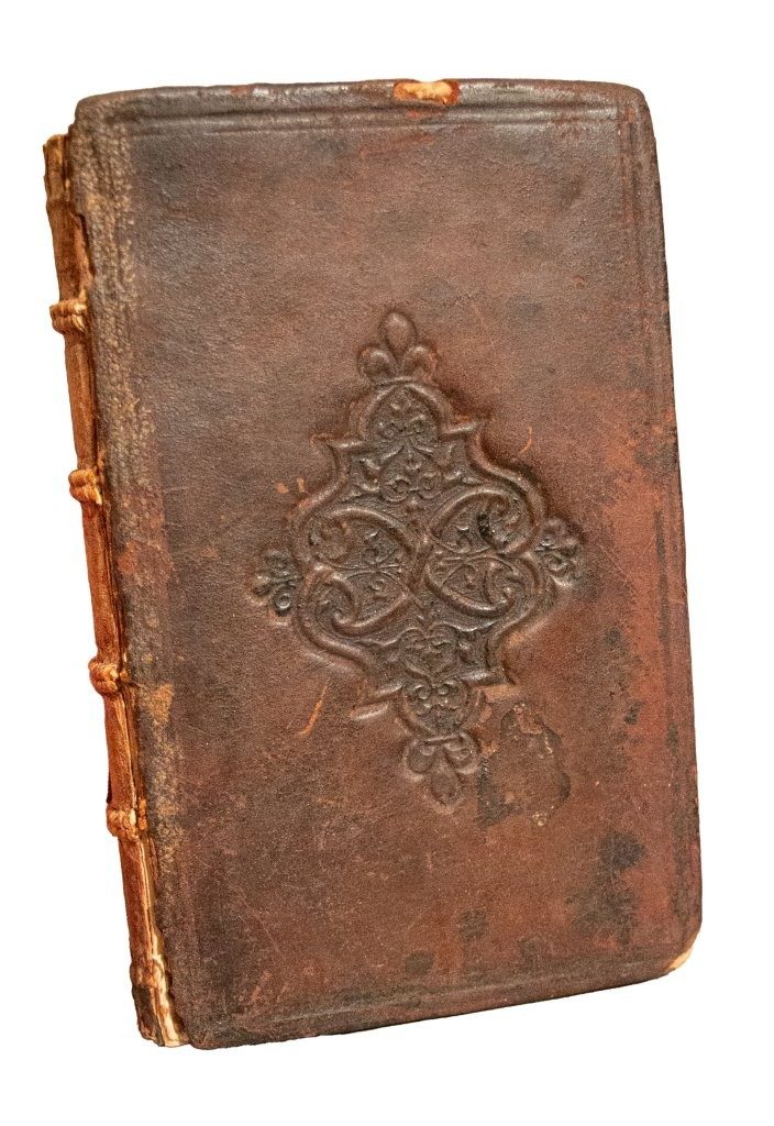 A Twelfth-Century English Manuscript Hidden Inside a Renaissance Book: Two Romanesque Leaves on the Sacraments Preserved as Original Pastedowns